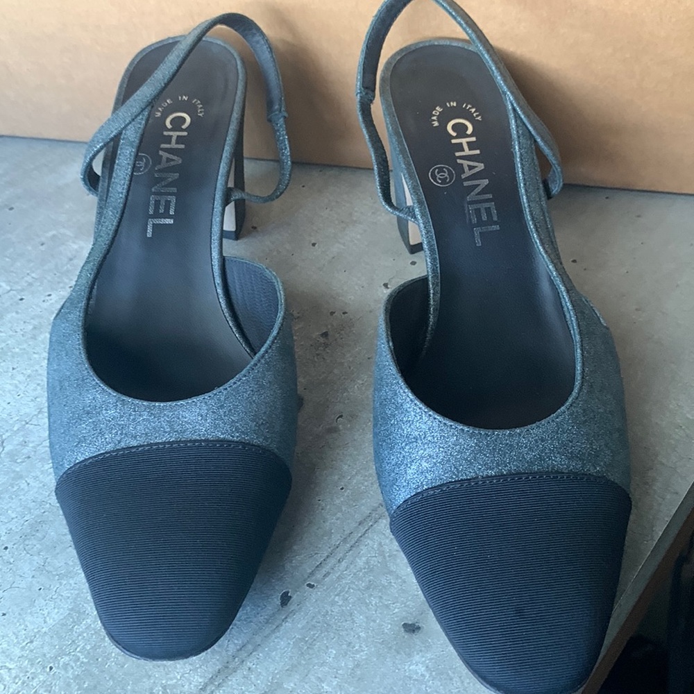 Chanel Navy Metallic Sling Back Heel Sz 38.5 very Good Condition